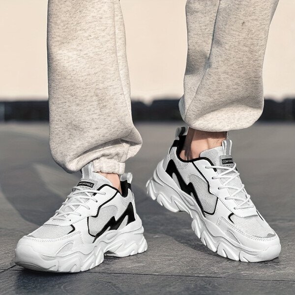 Tenis casuales para hombre, transpirables con malla y parte superior de PU, suela gruesa de EVA, diseño con cordones para actividades al aire libre, correr y uso diario | Zapatos casuales modernos de caña baja | Plantilla cómoda de tela - Imagen 10