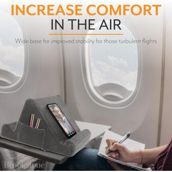 Brookstone - Soporte para tablet de escritorio de espuma viscoelástica, para teléfonos, iPads, lectores de libros electrónicos, 2 ángulos de visión, 2 bolsillos laterales para accesorios, cojín para - Imagen 23