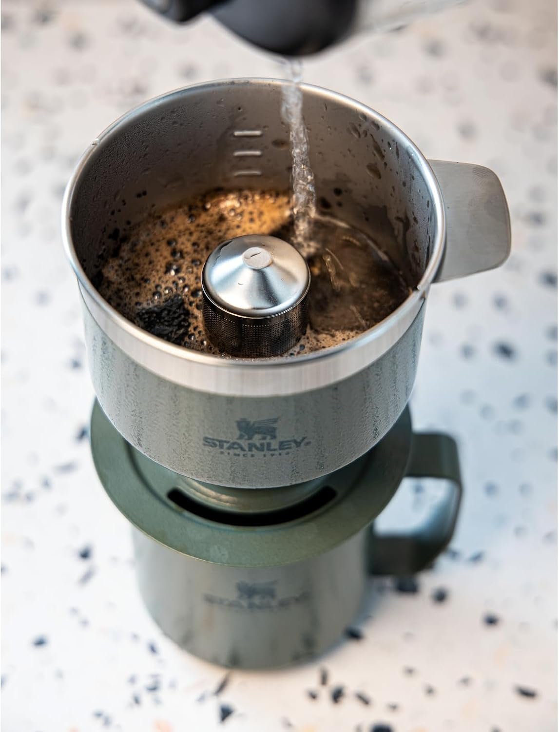 Stanley Perfect Brew - Juego de taza de campamento de 12 onzas con tapa incluida, cafetera de goteo con filtro reutilizable, acero inoxidable aislado sin BPA, color crema brillante - Imagen 5
