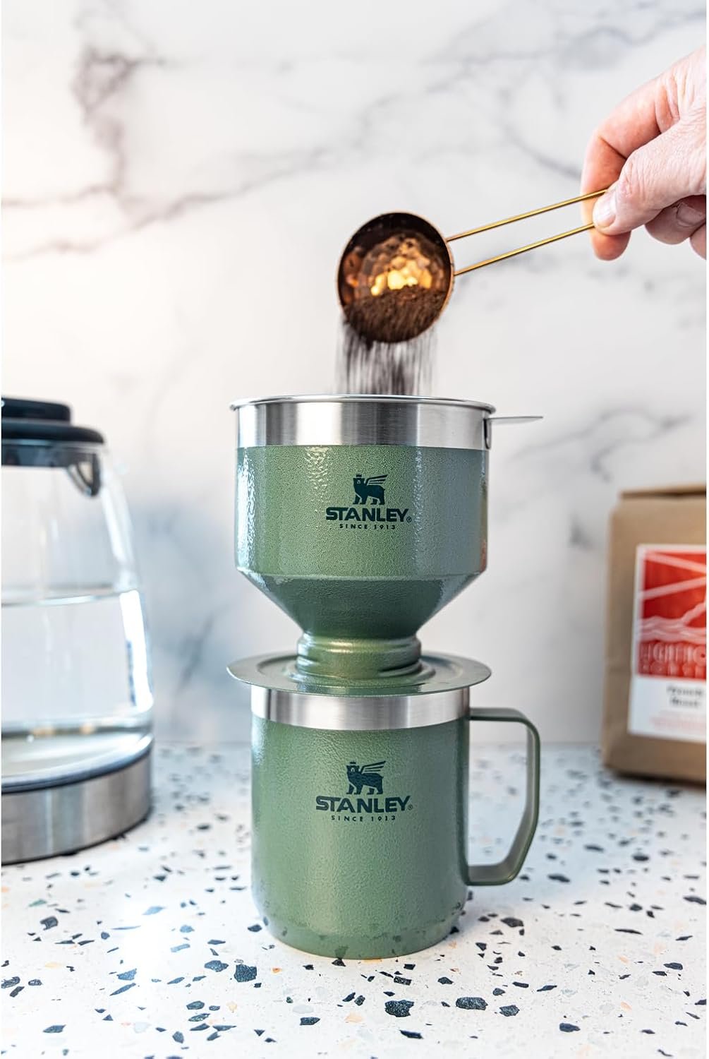 Stanley Perfect Brew - Juego de taza de campamento de 12 onzas con tapa incluida, cafetera de goteo con filtro reutilizable, acero inoxidable aislado sin BPA, color crema brillante - Imagen 6