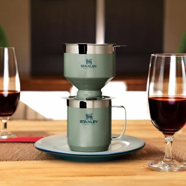Stanley Perfect Brew - Juego de taza de campamento de 12 onzas con tapa incluida, cafetera de goteo con filtro reutilizable, acero inoxidable aislado sin BPA, color crema brillante - Imagen 9