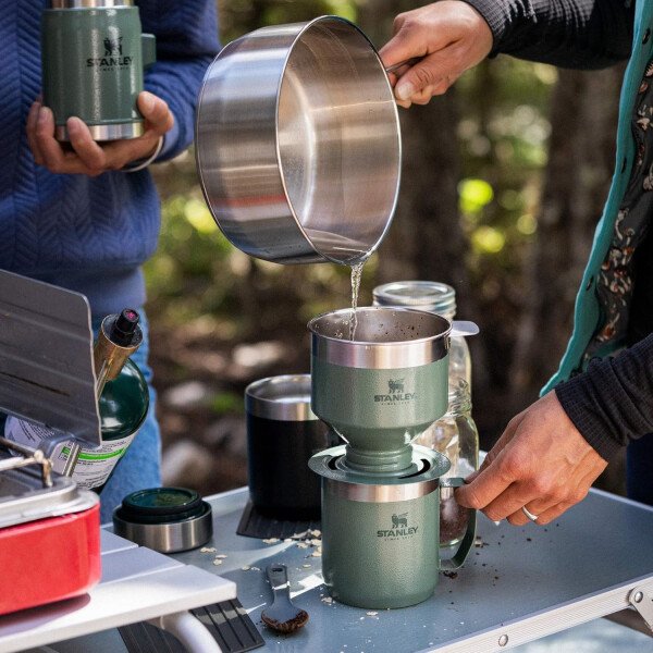 Stanley Perfect Brew - Juego de taza de campamento de 12 onzas con tapa incluida, cafetera de goteo con filtro reutilizable, acero inoxidable aislado sin BPA, color crema brillante - Imagen 14