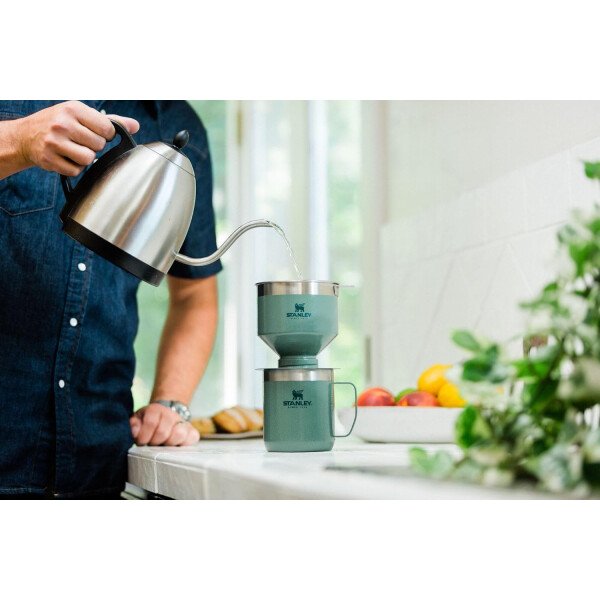Stanley Perfect Brew - Juego de taza de campamento de 12 onzas con tapa incluida, cafetera de goteo con filtro reutilizable, acero inoxidable aislado sin BPA, color crema brillante - Imagen 22