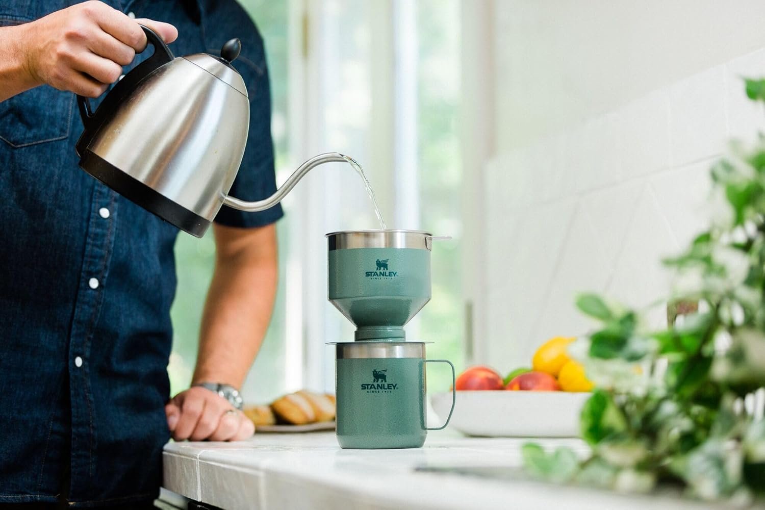 Stanley Perfect Brew - Juego de taza de campamento de 12 onzas con tapa incluida, cafetera de goteo con filtro reutilizable, acero inoxidable aislado sin BPA, color crema brillante - Imagen 22