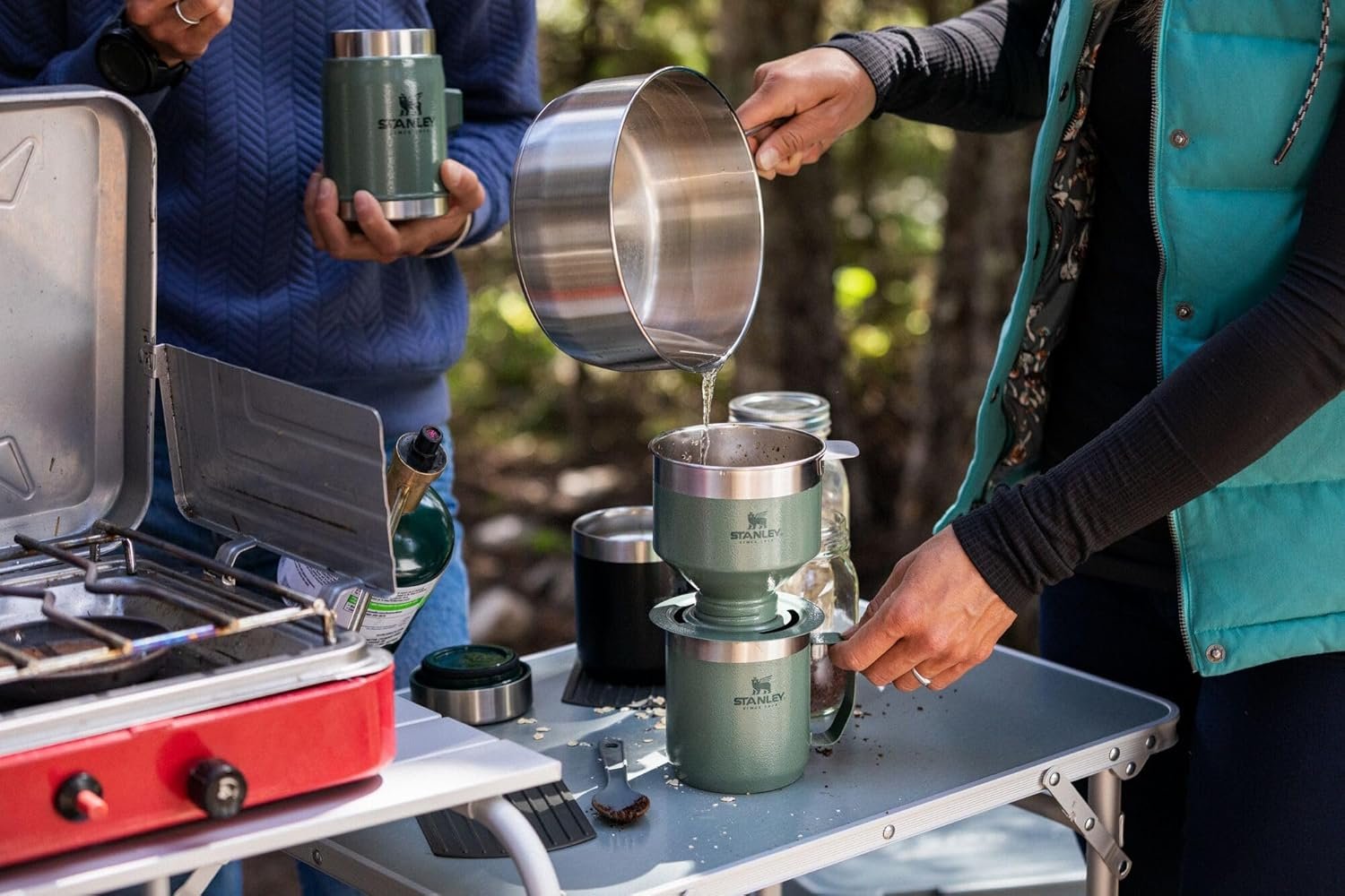 Stanley Perfect Brew - Juego de taza de campamento de 12 onzas con tapa incluida, cafetera de goteo con filtro reutilizable, acero inoxidable aislado sin BPA, color crema brillante - Imagen 23
