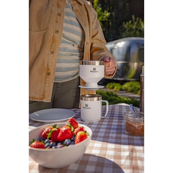 Stanley Perfect Brew - Juego de taza de campamento de 12 onzas con tapa incluida, cafetera de goteo con filtro reutilizable, acero inoxidable aislado sin BPA, color crema brillante - Imagen 38