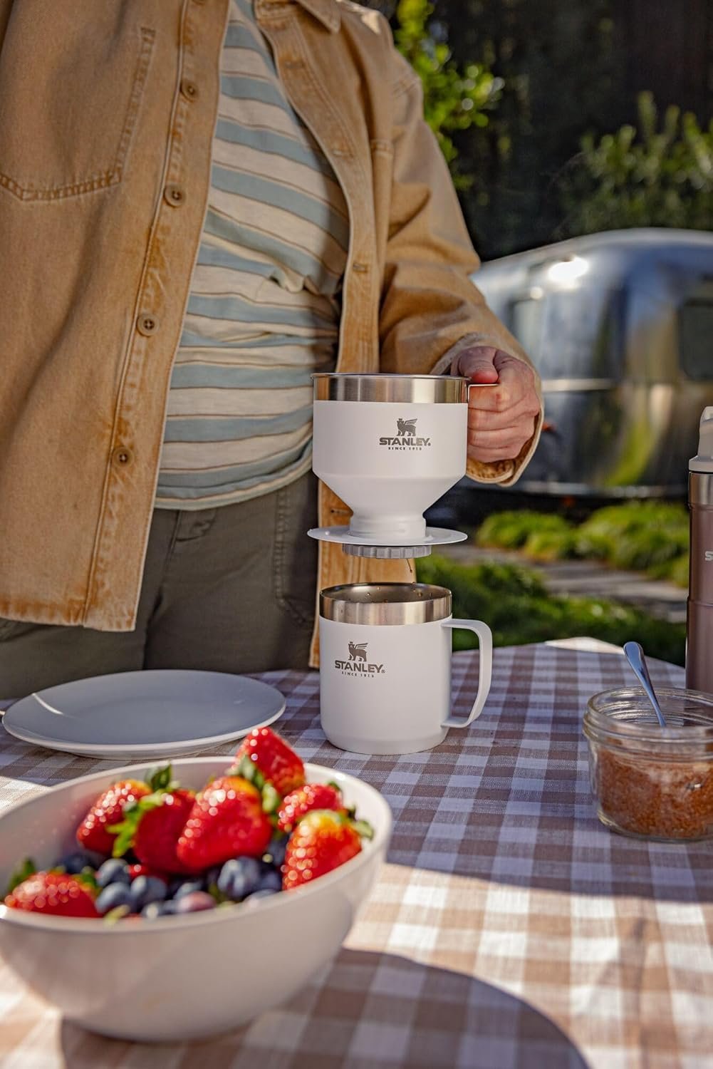 Stanley Perfect Brew - Juego de taza de campamento de 12 onzas con tapa incluida, cafetera de goteo con filtro reutilizable, acero inoxidable aislado sin BPA, color crema brillante - Imagen 38