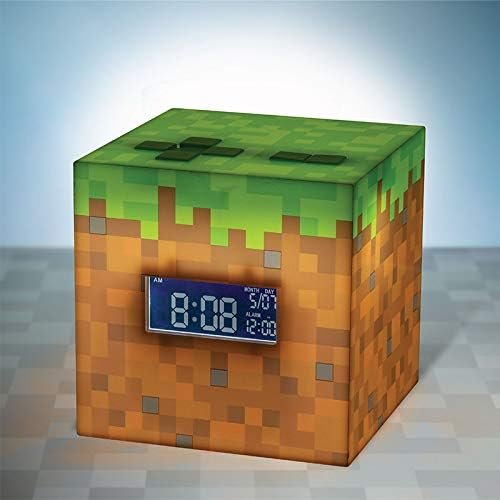 Paladone Minecraft Grass Block - Reloj despertador digital, función de lámpara iluminada, reproduce música oficial en juegos, decoración de dormitorio para jugadores de Minecraft - Imagen 2