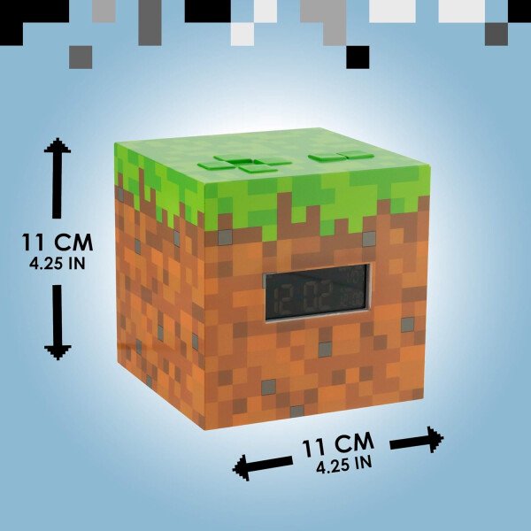 Paladone Minecraft Grass Block - Reloj despertador digital, función de lámpara iluminada, reproduce música oficial en juegos, decoración de dormitorio para jugadores de Minecraft - Imagen 3