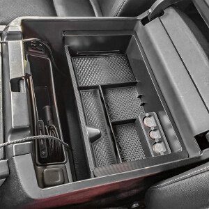 Organizador de consola central para Chevy Silverado 1500 / GMC Sierra 1500 2014-2018 y accesorios 2015-2019 Sierra/Silverado 2500/3500HD y 15-2020 Yukon/Yukon XL/Tahoe/Suburban Caja de almacenamiento para reposabrazos color negro